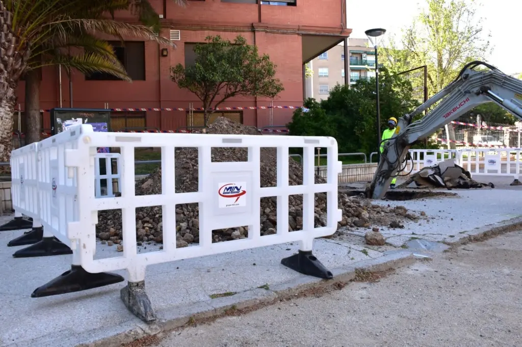 Obras de COPHA en el bulevar central del Parque Tío Jorge en Zaragoza.